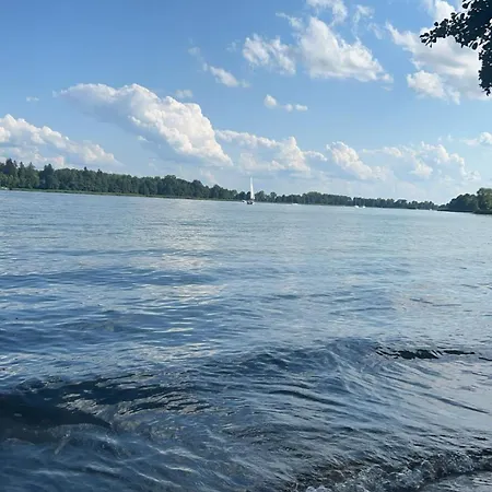 Zielona Ostoja - Caloroczne Z Wlasna Linia Brzegowa Prażmowo