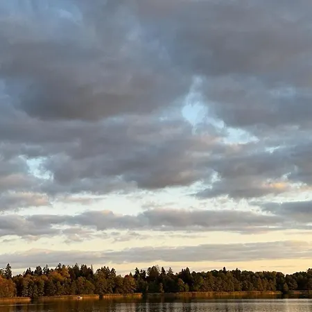 Zielona Ostoja - Caloroczne Z Wlasna Linia Brzegowa * Prażmowo