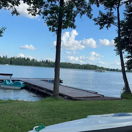 Zielona Ostoja - Caloroczne Z Wlasna Linia Brzegowa