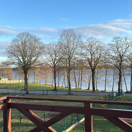 Feriehus Zielona Ostoja - Caloroczne Z Wlasna Linia Brzegowa *