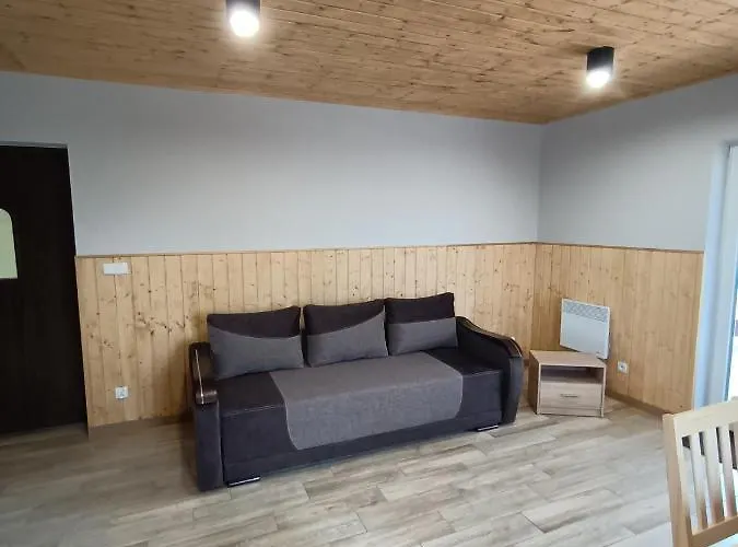 Zielona Ostoja - Caloroczne Z Wlasna Linia Brzegowa Prazmowo