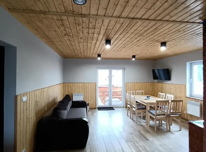 Holiday home Zielona Ostoja - Caloroczne Z Wlasna Linia Brzegowa *