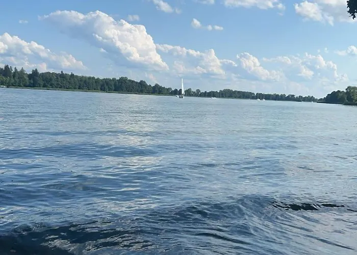 Zielona Ostoja - Caloroczne Z Wlasna Linia Brzegowa Prazmowo